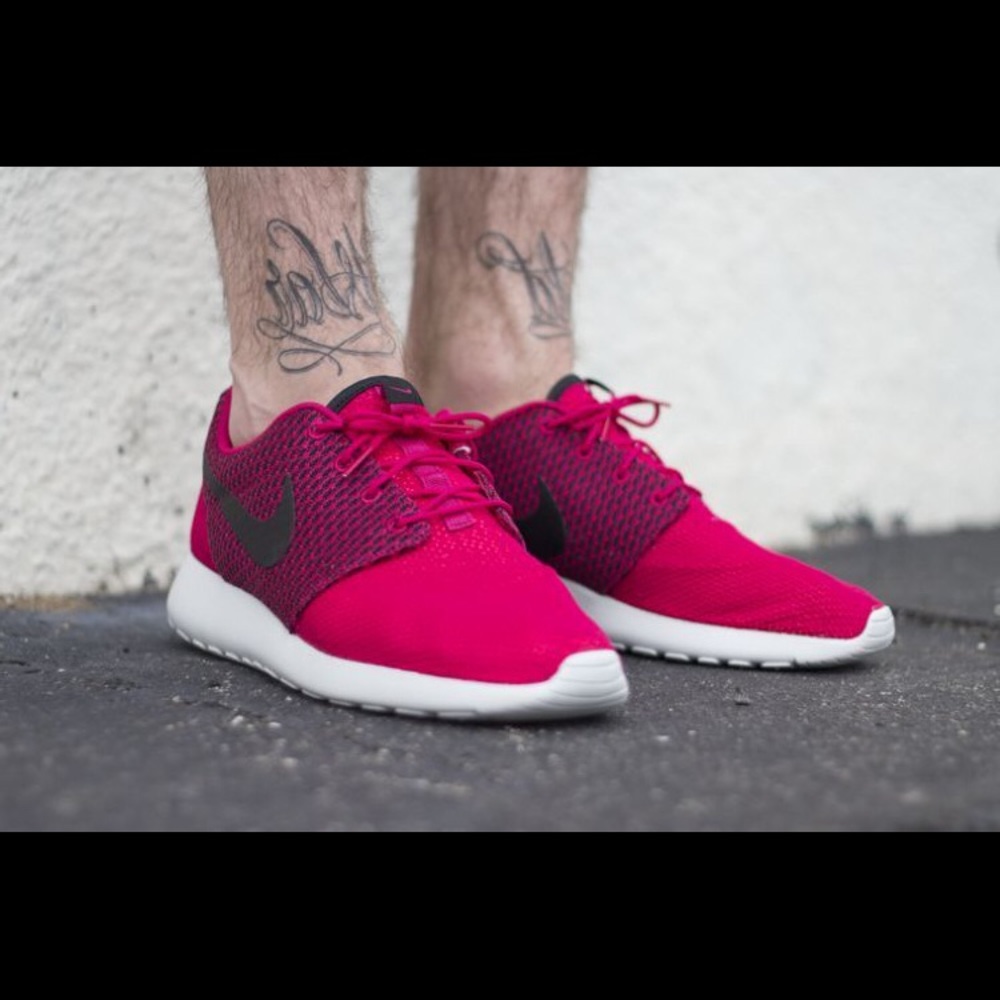 Mens Nike Pink Roshe Run